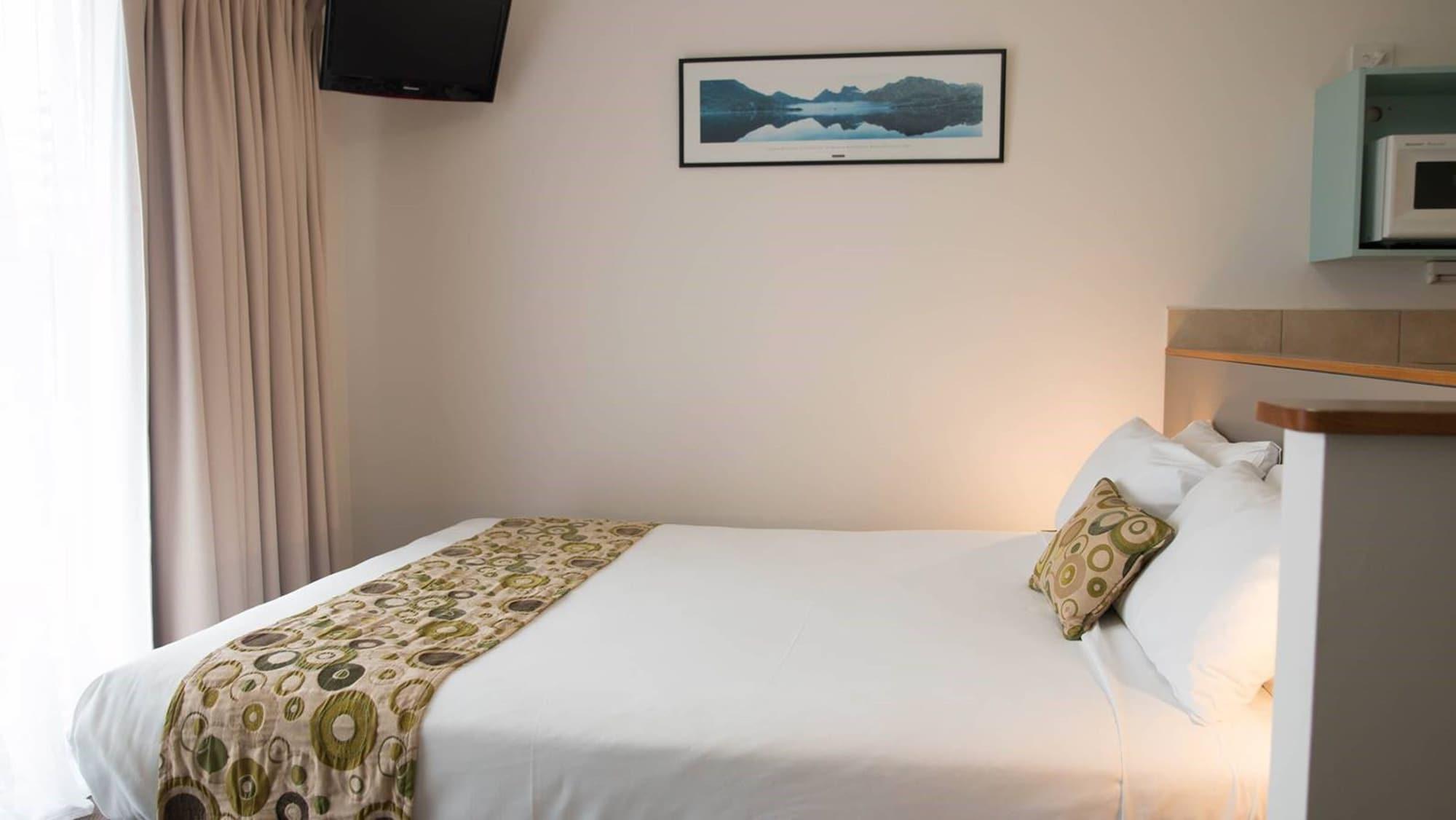 Adina Place Aparthotel 3*